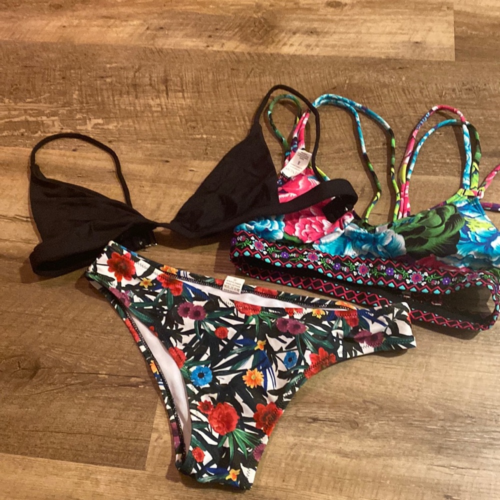 Assorted Swimsuit top and bottom